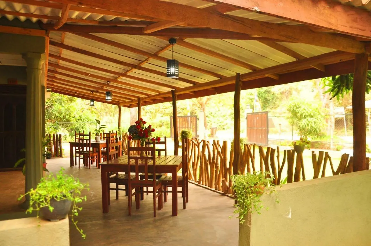 Pansiyon Thal Sewana Home Stay Sigiriya