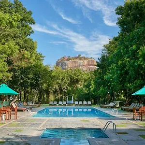 5* מלון Hotel Sigiriya